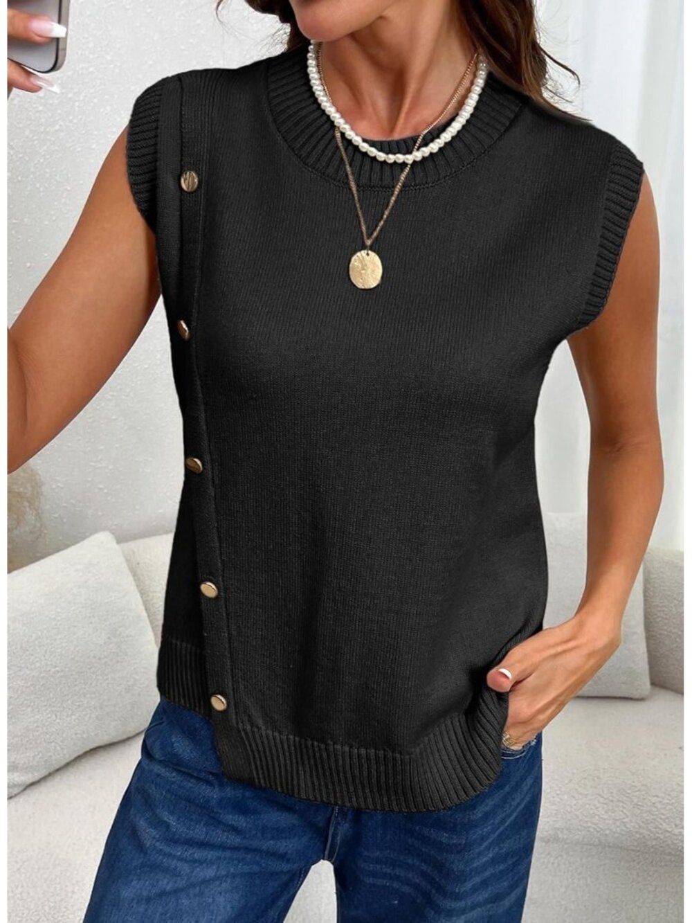 Women's Black Sleeveless Round Neck Casual Button Decoration Sweater Vest - Picture 4 of 6